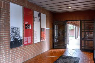 Ausstellungsbanner Evangelisches Kloster Schwanberg